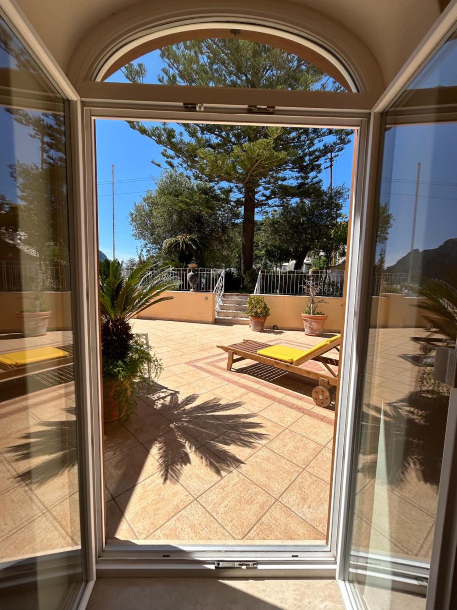 Private Villa Sea View Con Terrazza E Giardino Capri Eksteriør billede